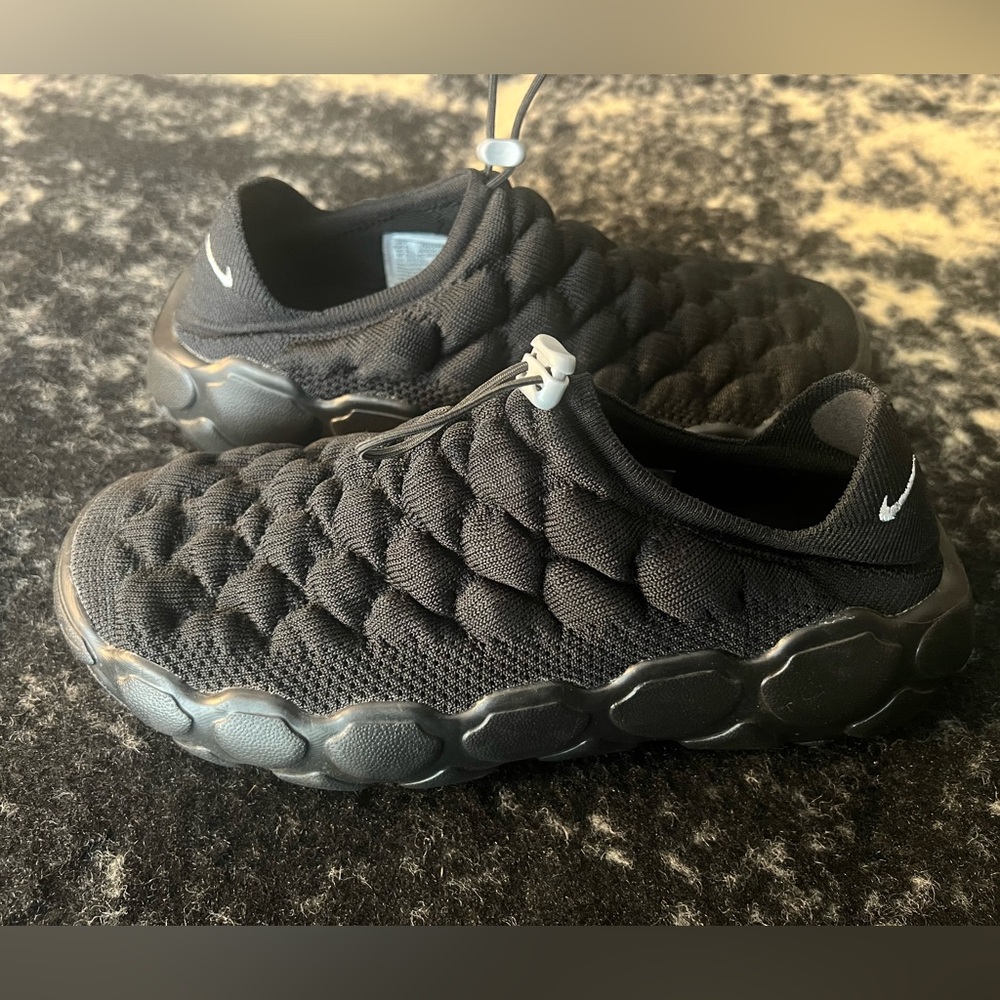 Nike Flyknit Haven Black Slip-On Quilted Sneakers Casual Cozy Mod Streetwear